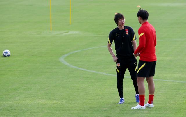 世界杯比赛直播地址-中国足协:李铁合同续约至2026年 确定12强赛目标